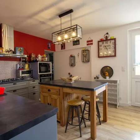 La Petite Barque Saint-Julien-de-Lampon